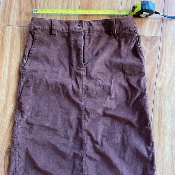 *SOLD* Aritzia Sunday Best Corduroy Mid Skirt - Picture 4 of 5